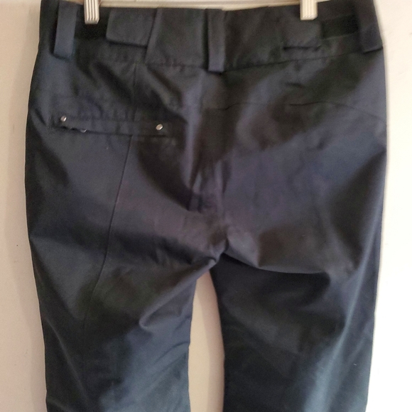 Obermeyer women's pant size 6 short. - Picture 7 of 10